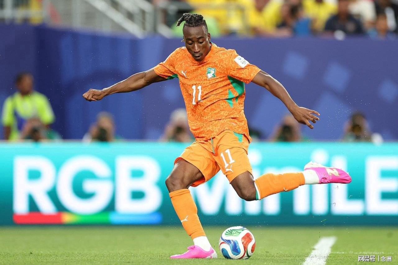 温网首轮中国球员贡献三场焦点对决，郑钦文真的被温网官方针对？