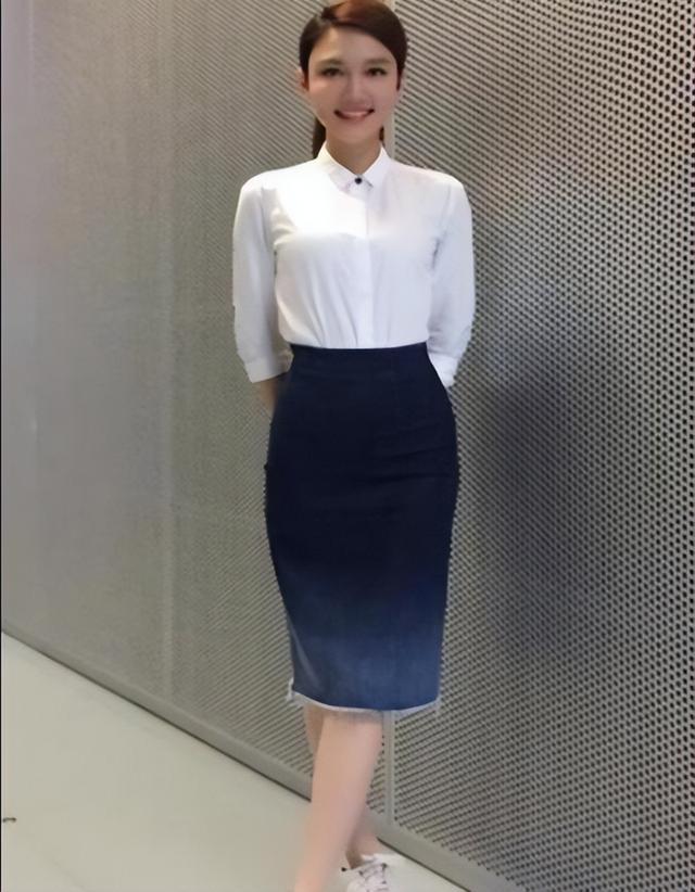 与尼格买提秘密恋爱真相大白后，王冰冰现状曝光，难怪淡出央视