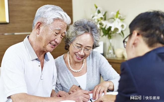 赵睿评论周琦：研究布伦森特点教我，周琦：然后你打裁判？