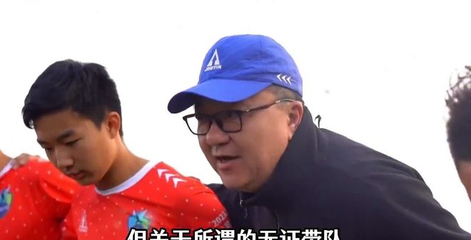 女子明知身患艾滋病仍卖淫，被公安机关当场抓获，累计交易达50次左右，获刑一年九个月，并处罚金3000元