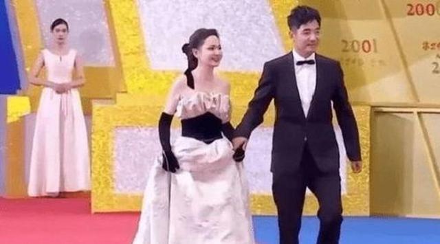 27分惨败后，马刺新秀承认：生疏了，但会更好