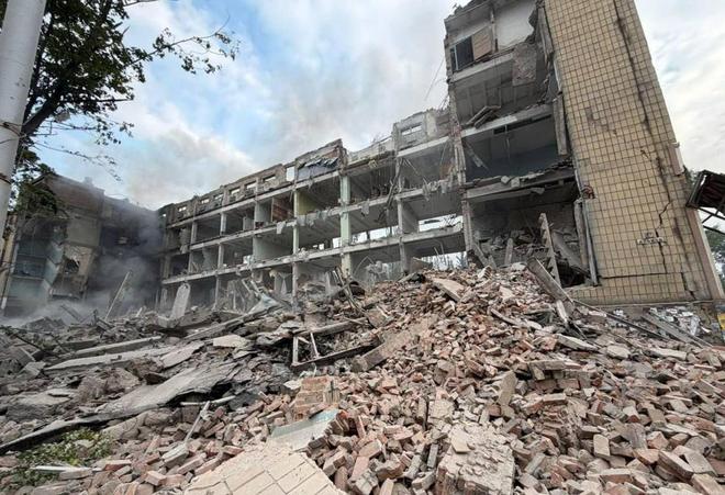 不装了，爆料北京队追求又国家队首发，阵容比中国男篮更强